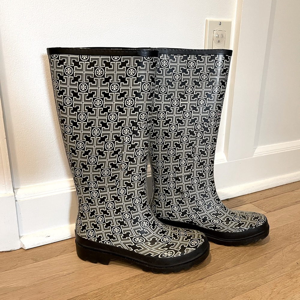 Tory Burch Logo Rain Boot